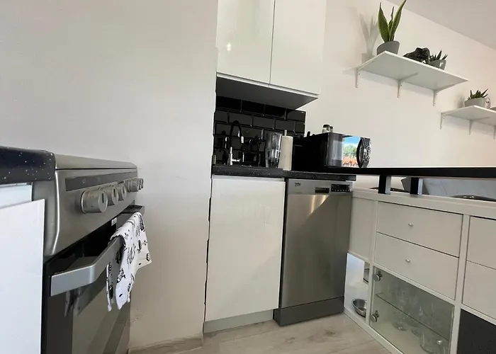 Modern Box アパート *